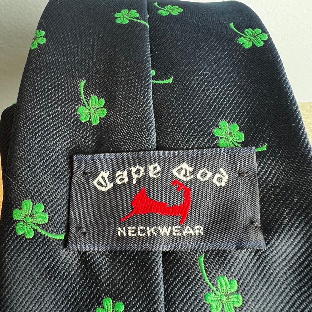 Cape Cod Neckwear Mens Navy Blue Silk Shamrock Four Leaf Clover St Patricks Tie